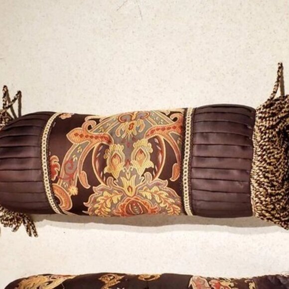 4 Deluxe Decorative "Ritz Carlton" Gold Series Throw Pillows 2 Sided - MINT A+ - Picture 4 of 8